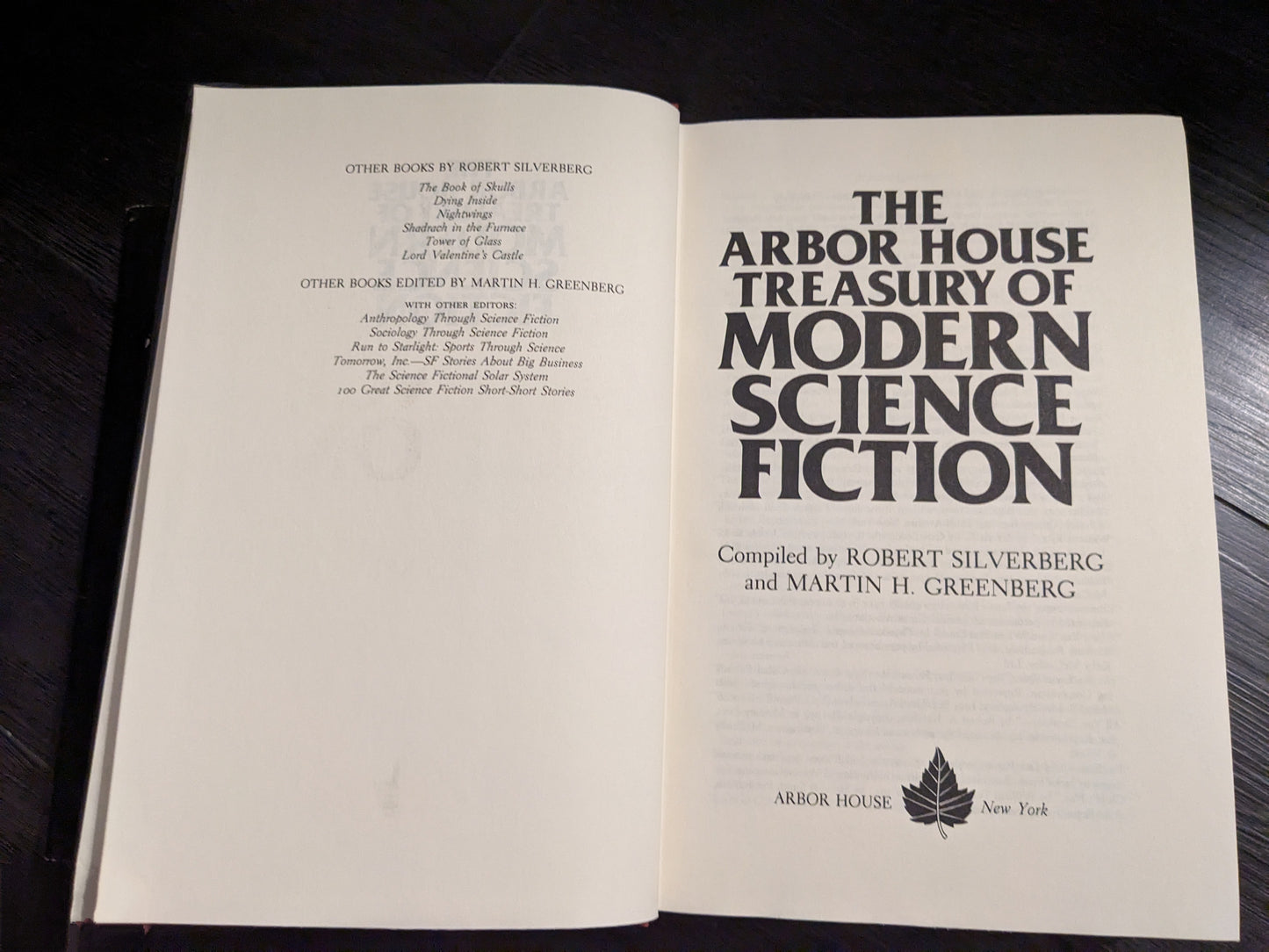 The Arbor House Treasury of Modern Science Fiction Compiled by Robert Silverberg and Martin H.Greenberg