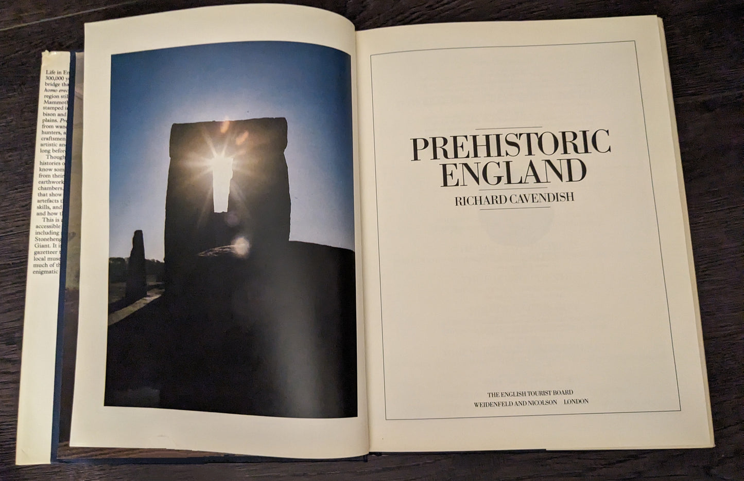 Prehistoric England by Richard Cavendish