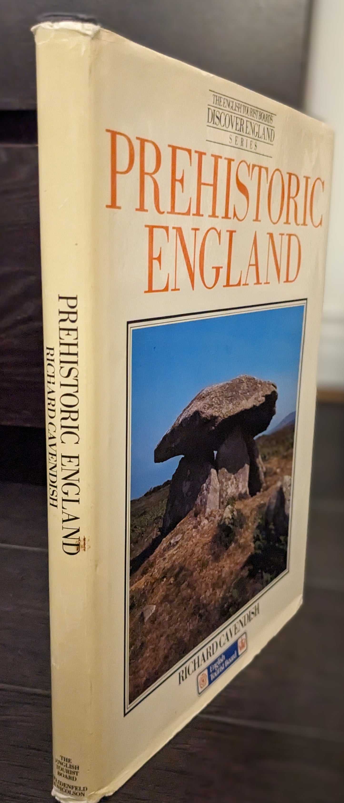 Prehistoric England by Richard Cavendish