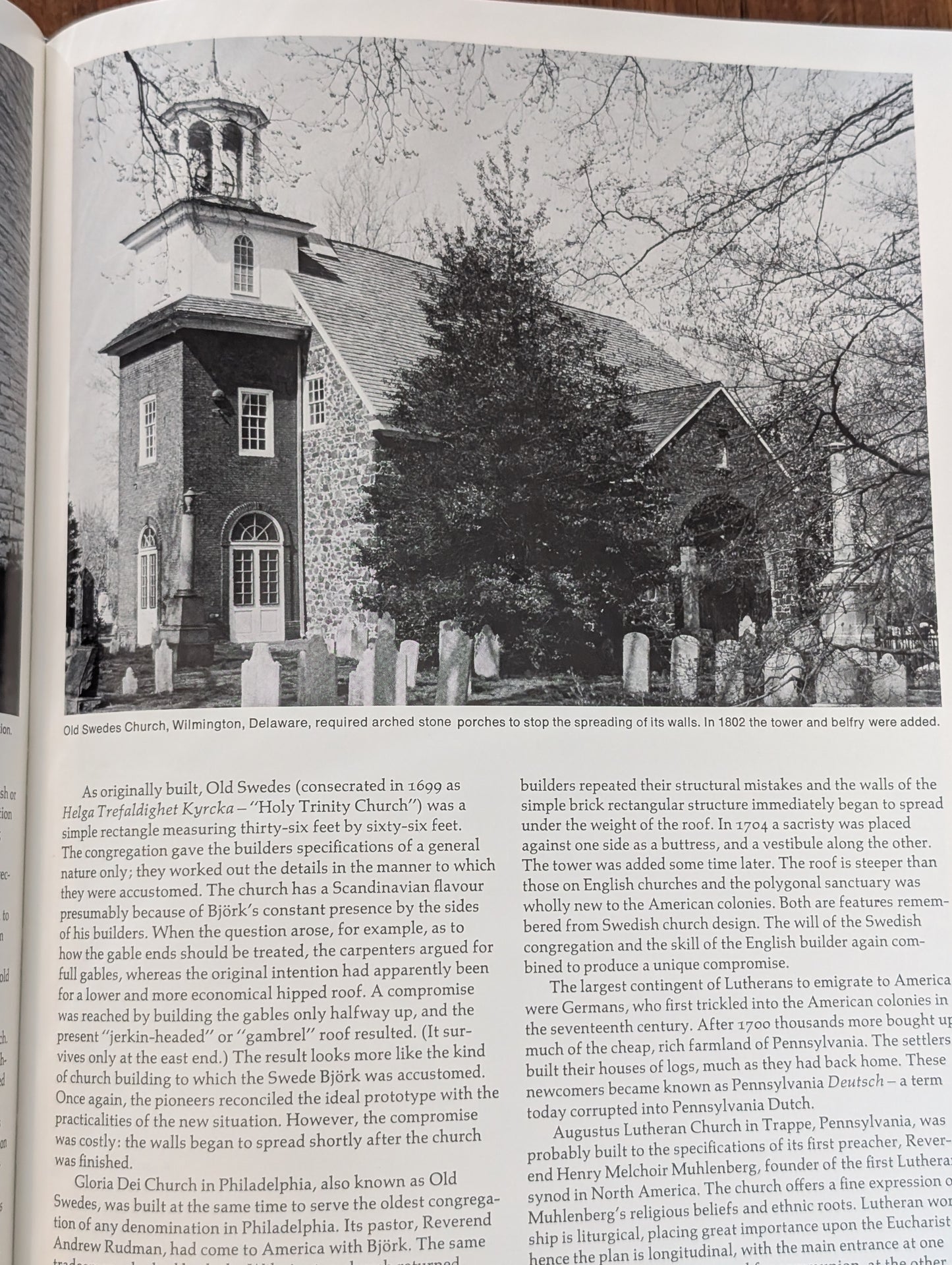 Pioneer Churches, photographs by John De Visser and text by Harold Kalman