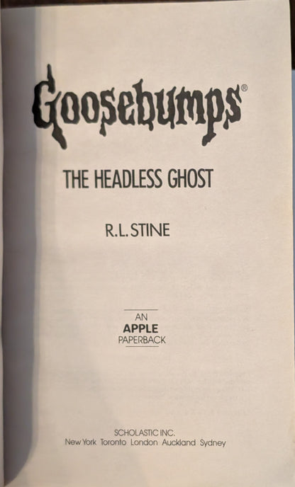 The Headless Ghost (Goosebumps #37) by R.L Stine