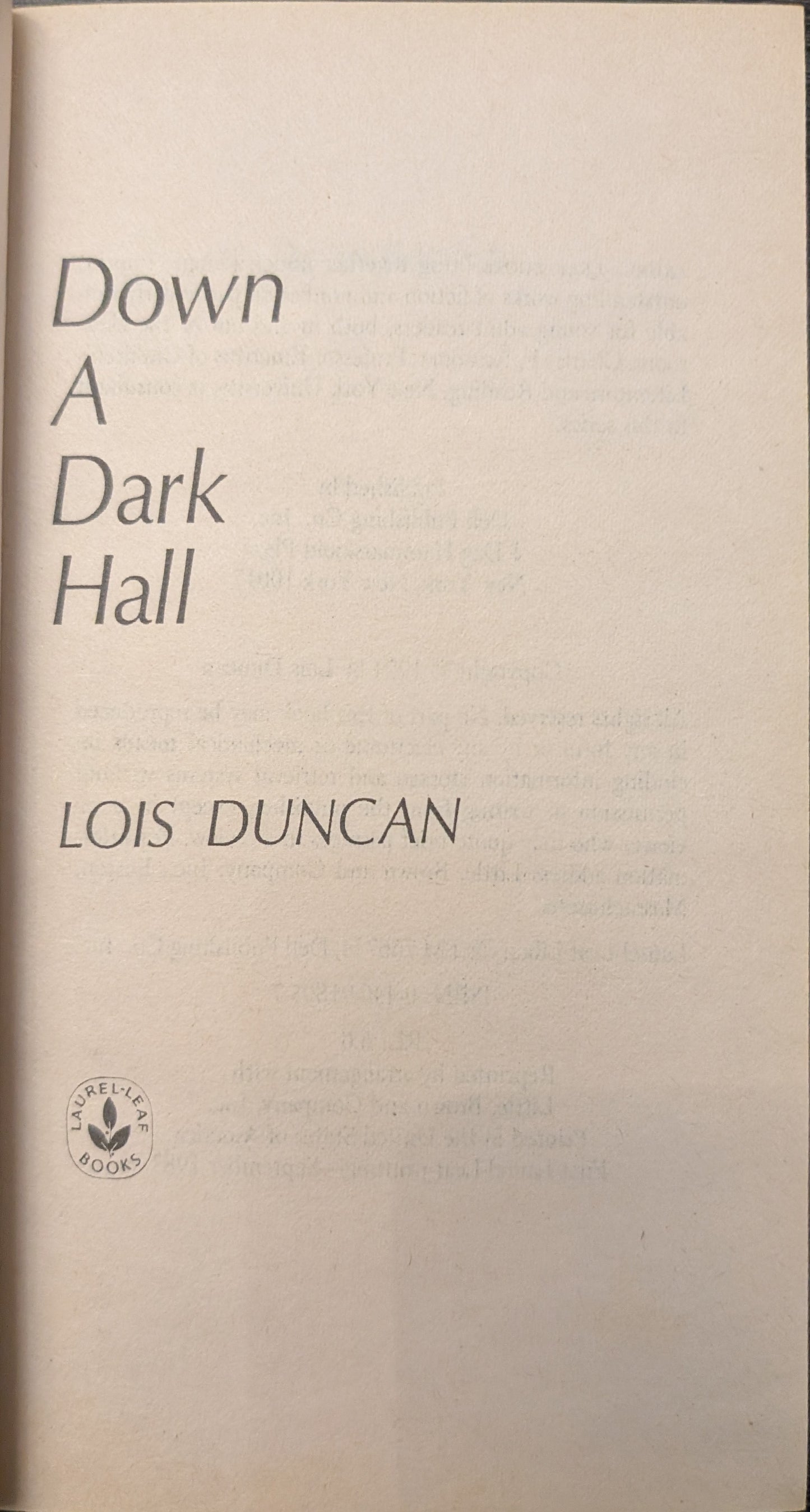 Down a Dark Hall by Lois Duncan