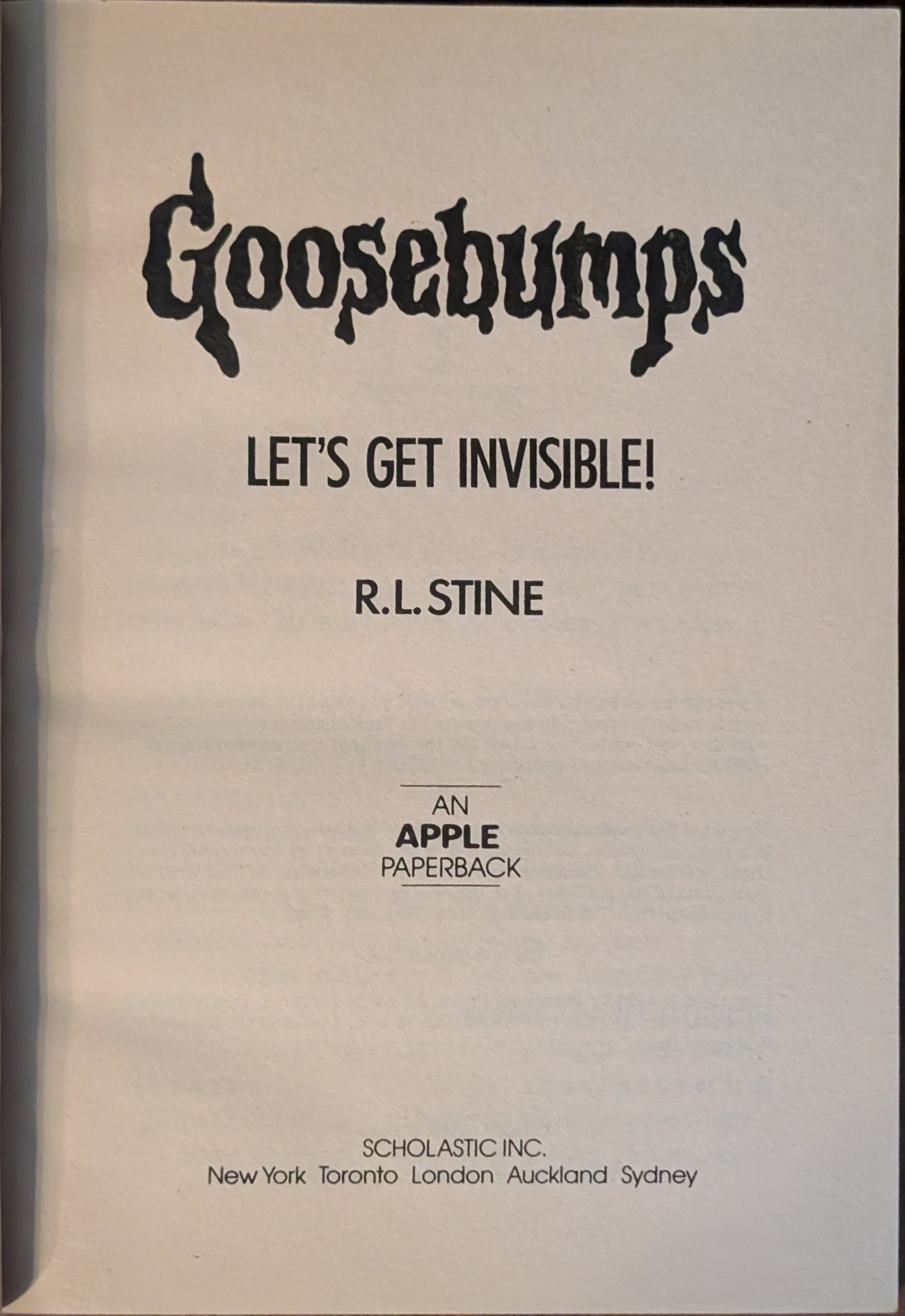 Let's Get Invisible (Goosebumps #24) by R.L Stine