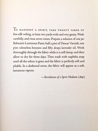 The Sèance by John Harwood