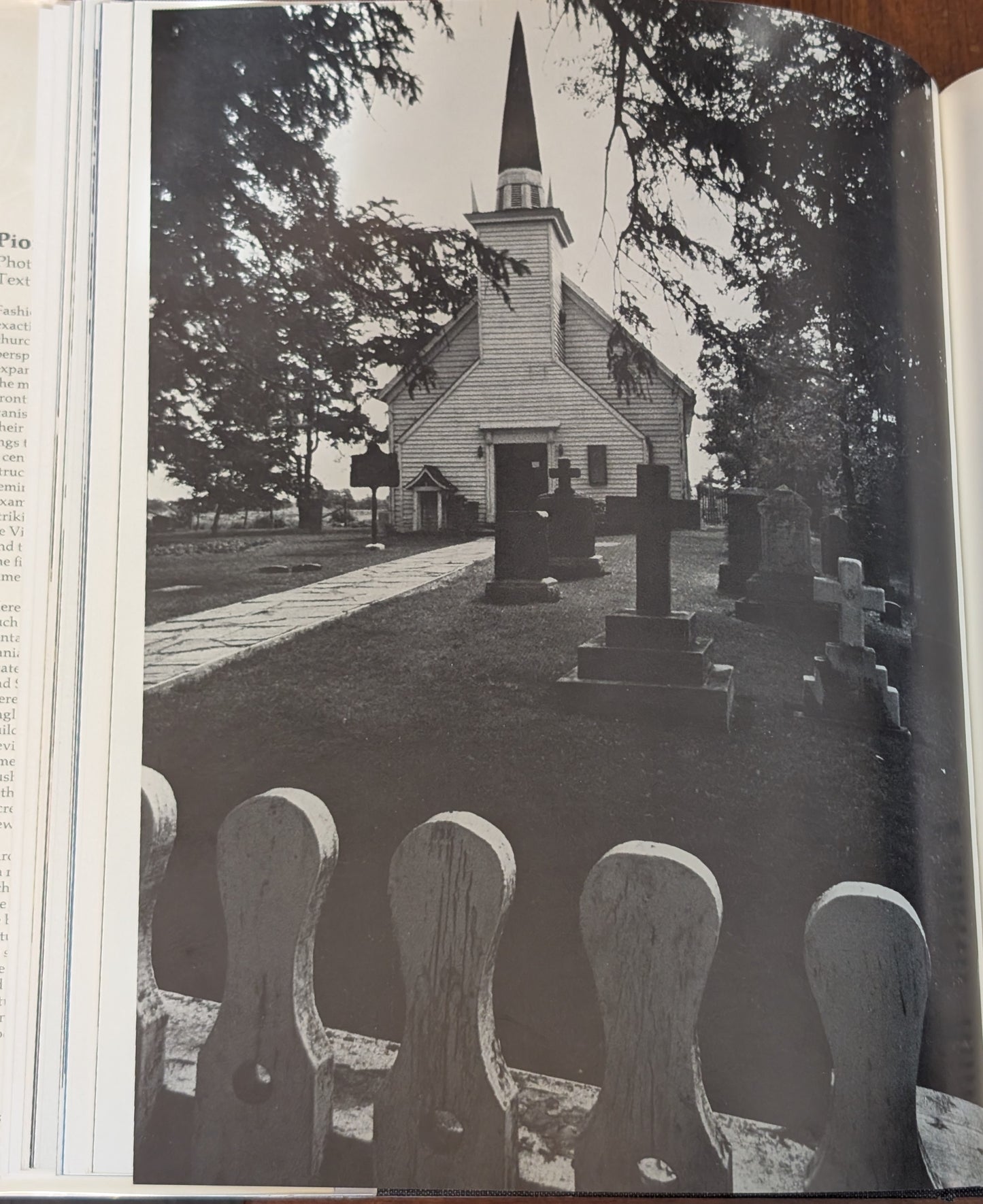 Pioneer Churches, photographs by John De Visser and text by Harold Kalman