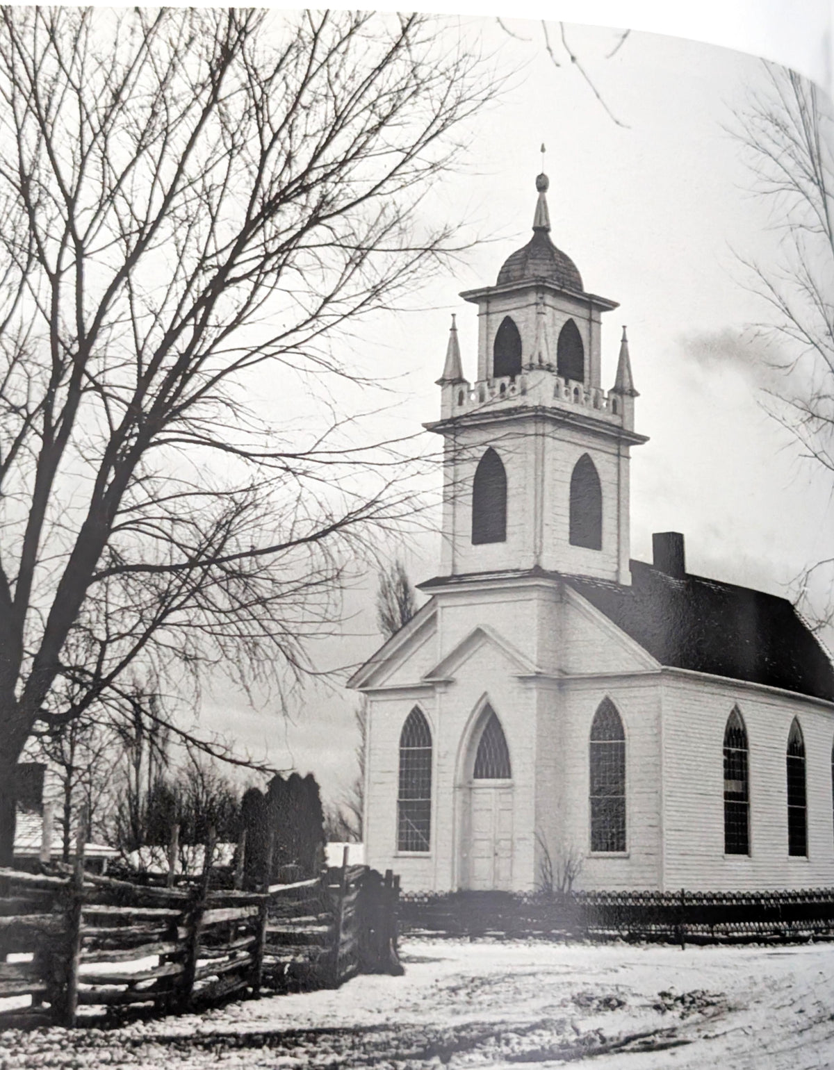 Small Churches of Canada by Kim Ondaatje
