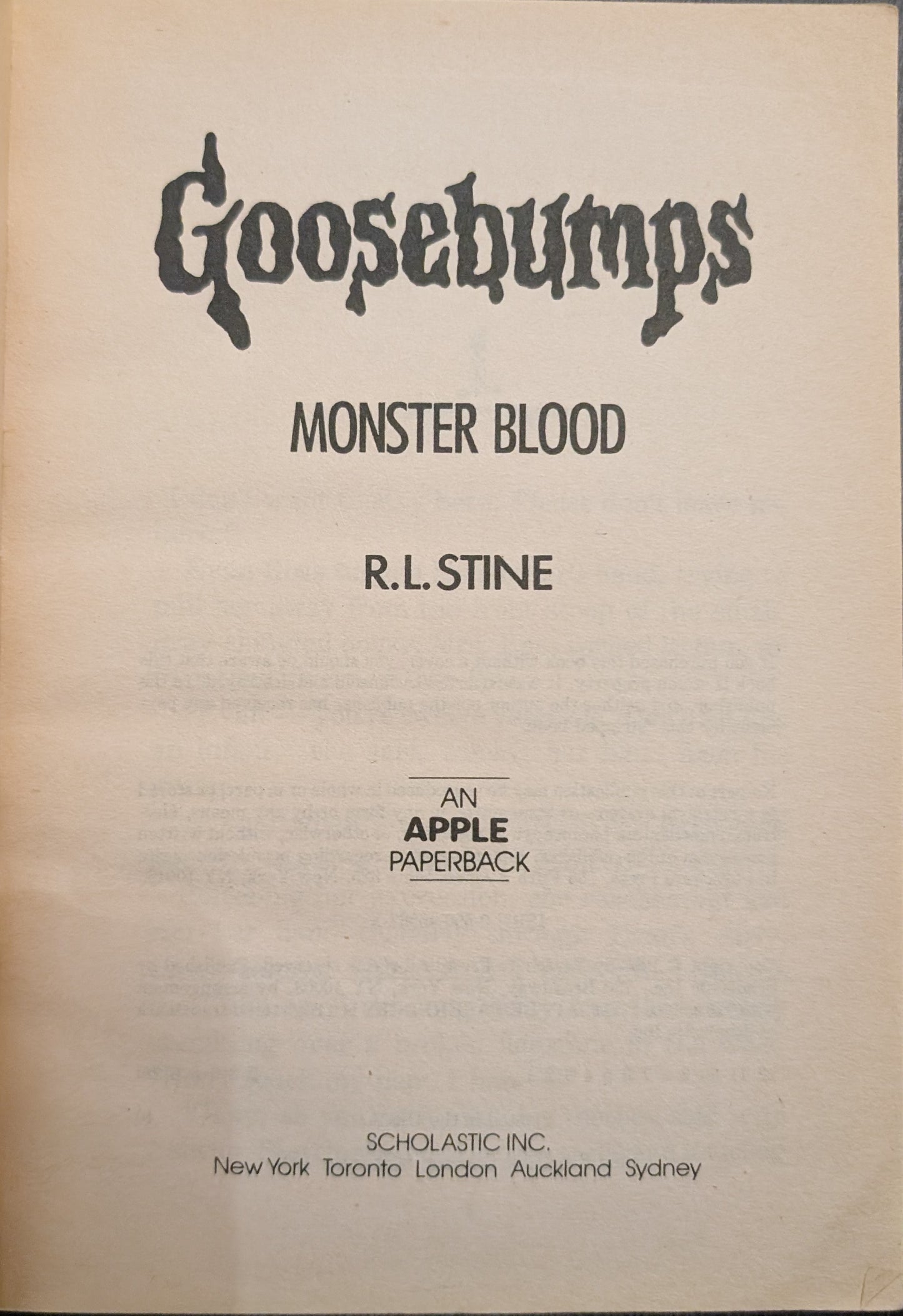 Monster Blood (Goosebumps #3) by R.L Stine