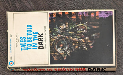 Tales to Be Told in the Dark edited by Basil Davenport