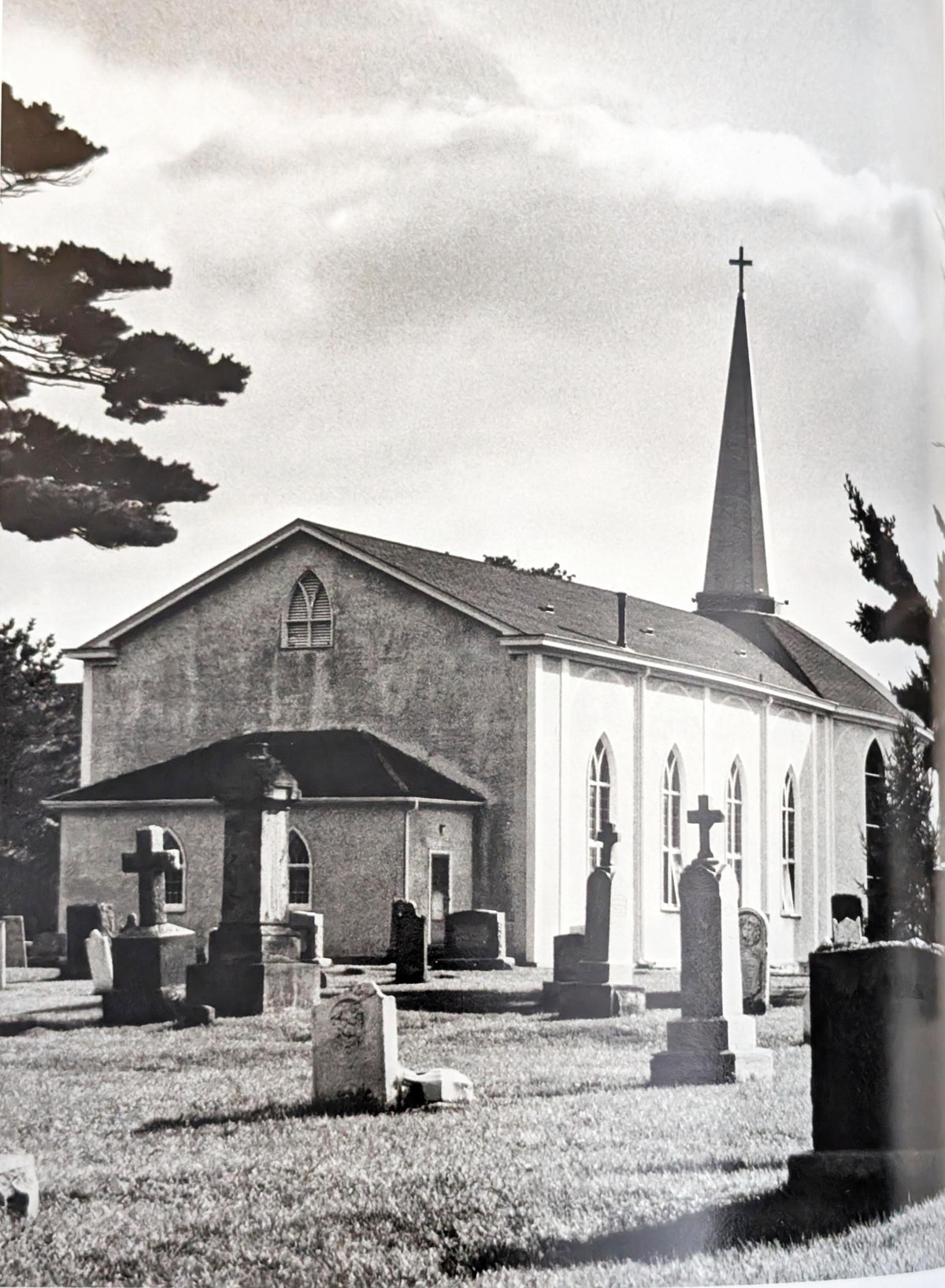 Small Churches of Canada by Kim Ondaatje