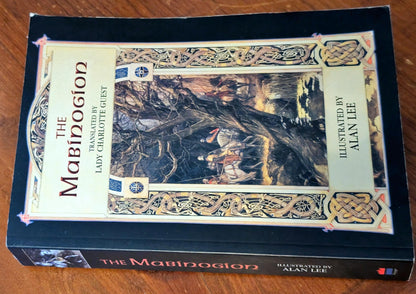 The Mabinogion translated by Lady Charlotte Guest and illustrated by Alan Lee