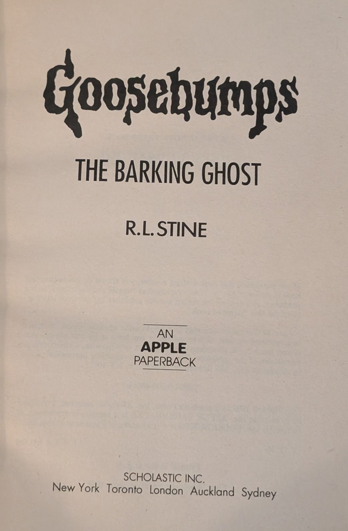 Barking Ghost (Goosebumps #32) by R.L Stine